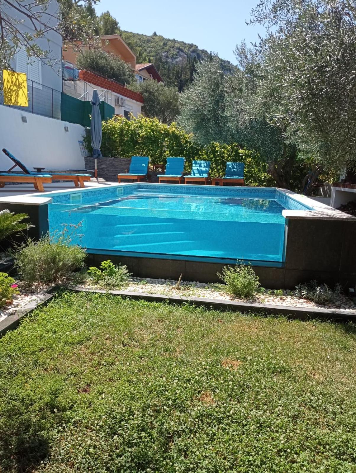 קלק Vila Ivka Gardens מראה חיצוני תמונה